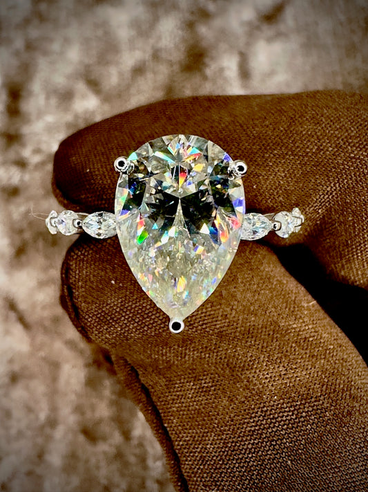 Pear Cut Moissanite Ring – 5ct with Side Stones