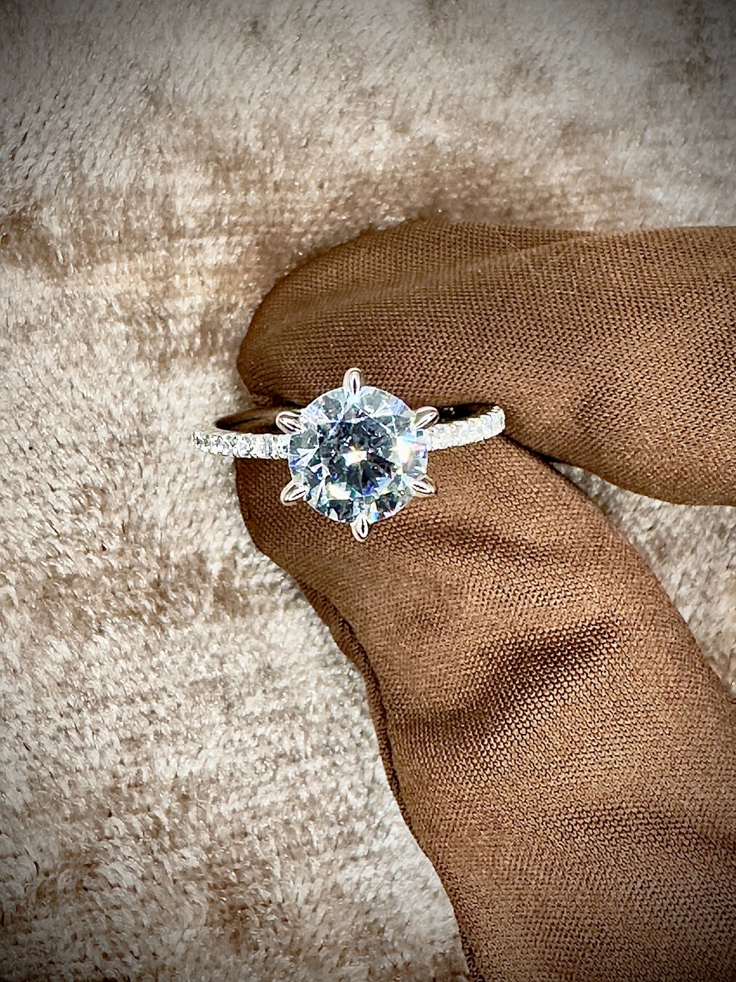 Round Cut Cubic Zirconia Ring – 2ct Pave Band